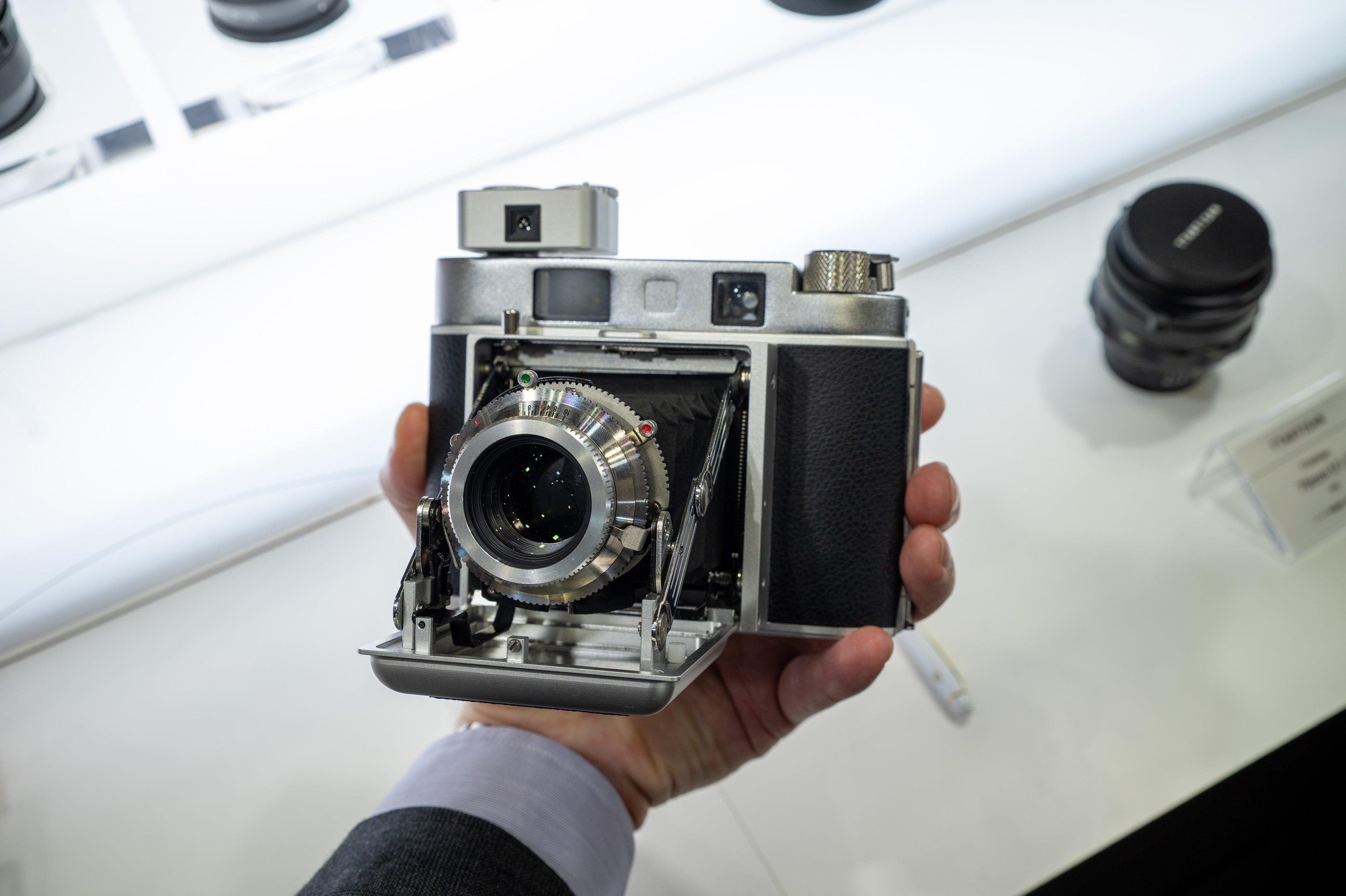 Stay tuned!!TTArtisan's New Folding Instant Camera - Vitopal